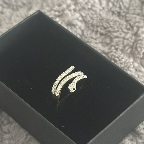 Snake ring with rhinestone paved - Picture 5 of 6